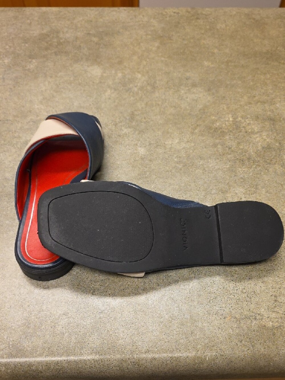 Vionic Women's Two-Tone Navy and White Slip-On Mules, Size 6.5 - Picture 2 of 8